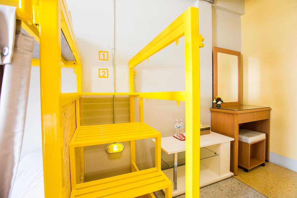 Auberge de jeunesse Cubic Bangkok Extérieur photo