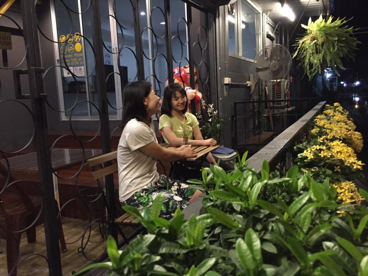 Auberge de jeunesse Cubic Bangkok Extérieur photo
